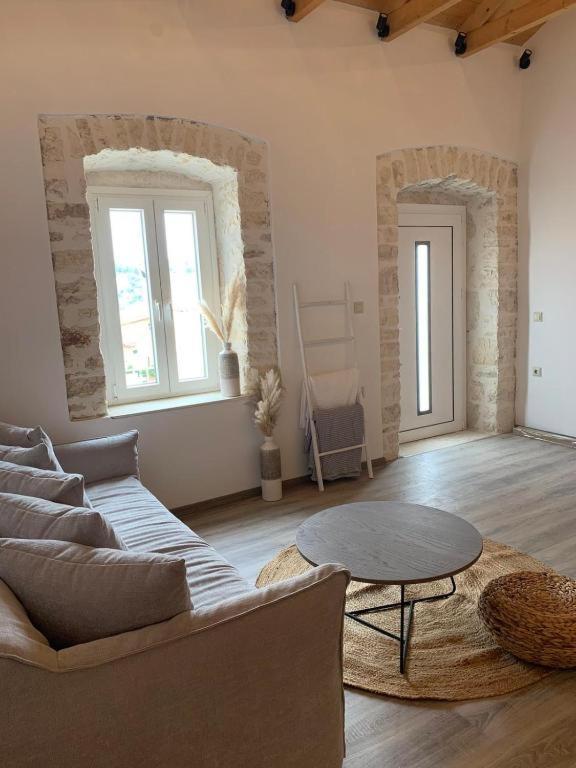 Mangata Suites Homes With Private Pools Spartokhórion Buitenkant foto